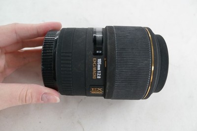 Sigma EX 105mm F/2.8 DG Macro EX Lens Canon EF Mount Full Frame SLR DSLR