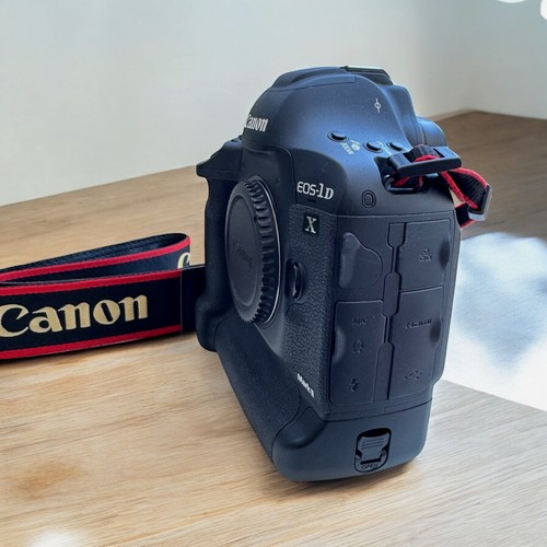Canon camera Top di Gamma. mod. 1 D X Mark II, come nuova. Completa di 3 batt. - Foto 3 di 9