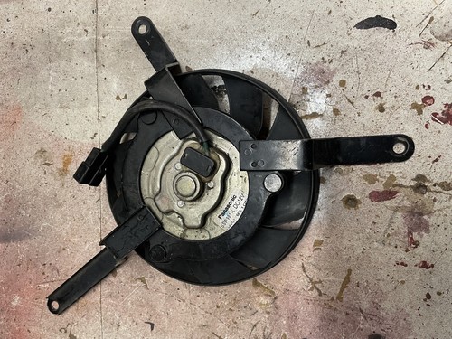 Triumph Street Triple R 2008-2010 Kühlerlüfter Panasonic Ssw9811l...ungetestet