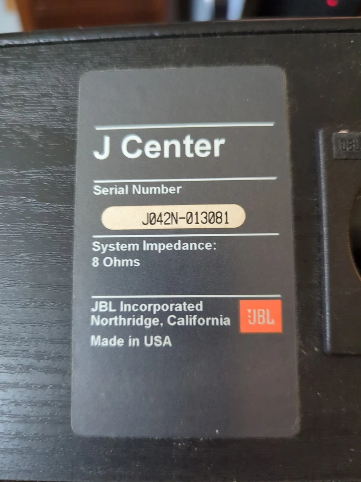 Altavoz de canal central de cine en casa JBL J Center  Foto 2 de 4