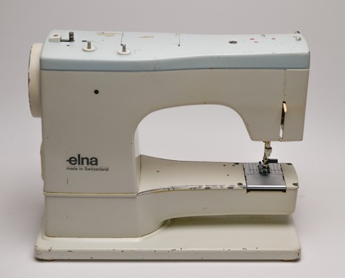Elna SU 62C Sewing Machine Vintage + Extras - Made in Switzerland - Picture 8 of 8