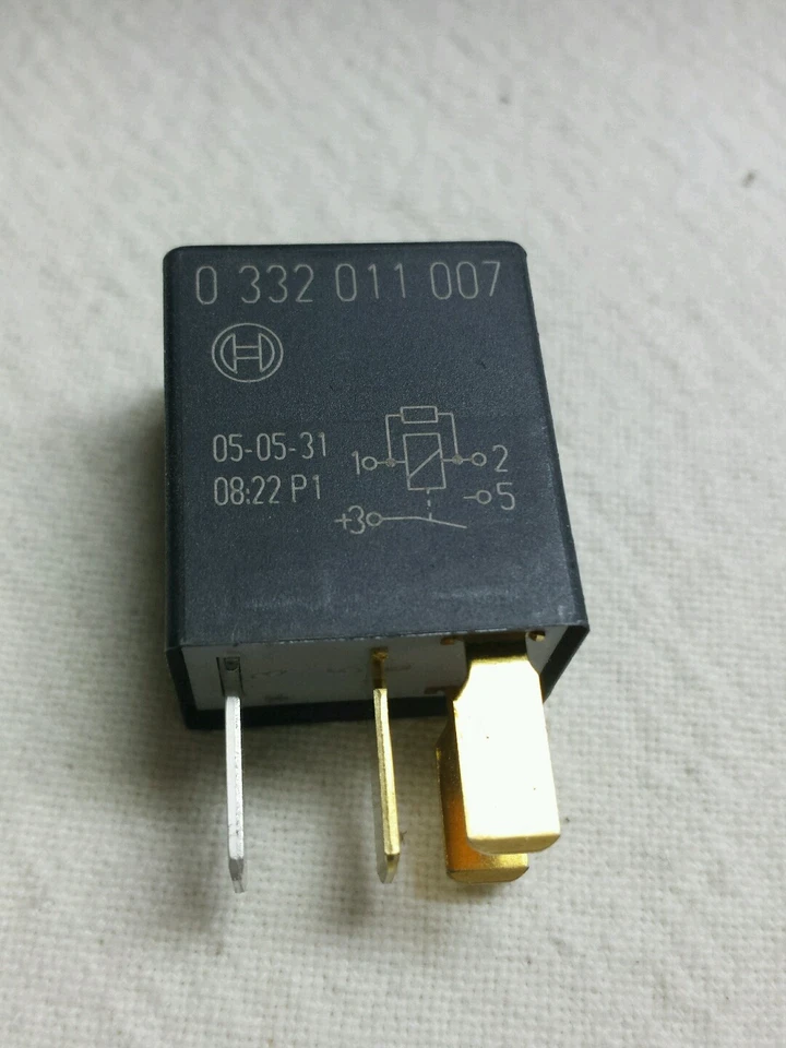 100-piece BOSCH RELAY 0 332 011 007 >PBT-GF30< 12V - Image 2 of 4