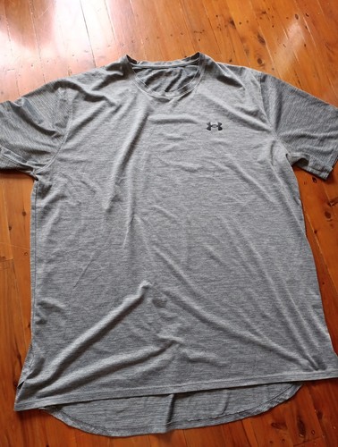Under Armour T Shirts ATHLETIC ACTIVEWARE Size XL Grey Lightweight VGC - Picture 1 of 2