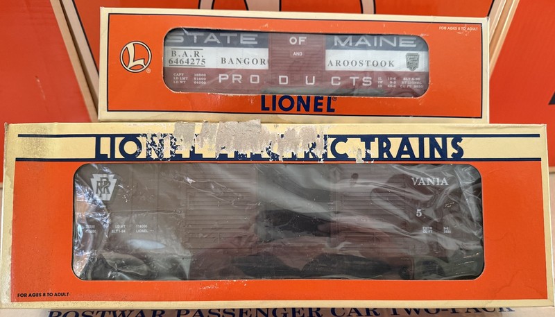 (2) Lionel Boxcars Pennsy Double Door "O" & State Of Maine 6464 #17216 & #19285