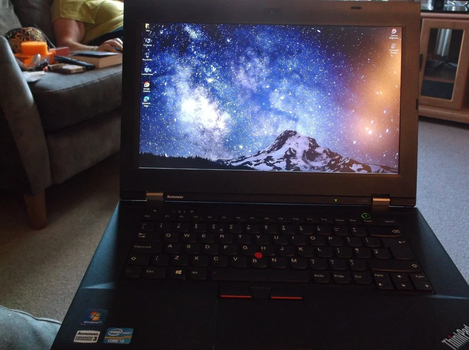Thinkpad L430 Laptop 2.50 GHz Core i3 4GB RAM - 2 Drives - W7 Pro / Mint 22.1!! - Image 3 of 4