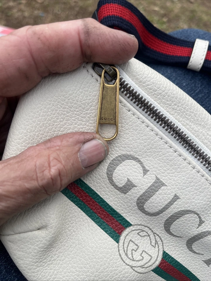 GUCCI White Small Leather Belt Bag - Image 3 of 4