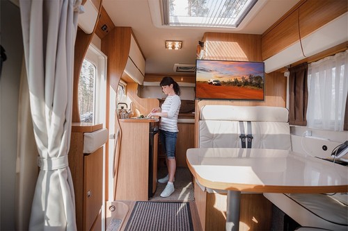 Kogan 24" LED 12V TV - DH5400 Caravan Motorhome Boat Camping Travel Flat Screen - Picture 4 of 5