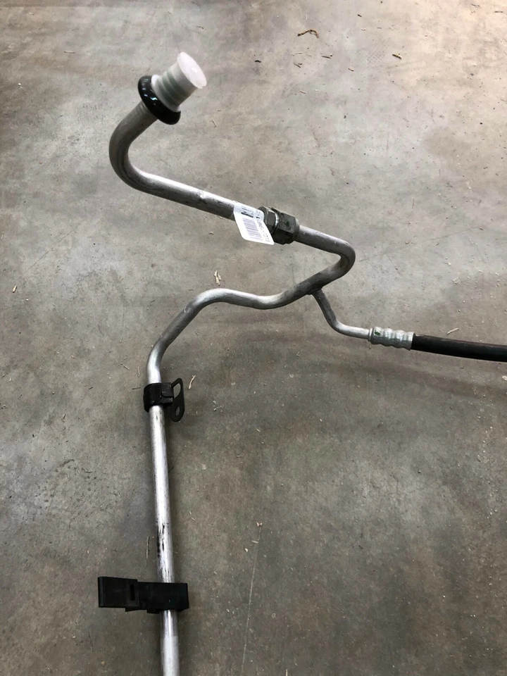 MANGUERA DE SUCCIÓN DE REFRIGERANTE AIRE ACONDICIONADO MOTORCRAFT YF-37179 PARA FREESTAR MONTEREY 2004-2007 Foto 3 de 4