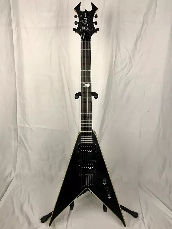 Bc rich v guitar deals