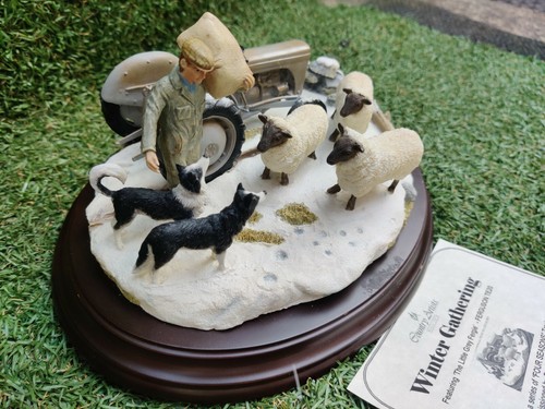 Country artists Winter gathering grey fergie TE20 boxed(like bfa) coa ltd ed - Imagen 4 de 8