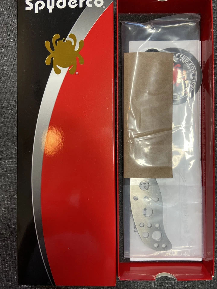 Cuchillo Spyderco Mule Team MT37P, AEB-L hoja fija borde liso SIN ABRIR Foto 2 de 3