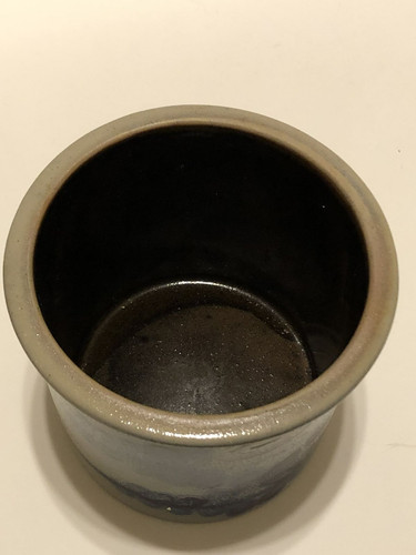 1986 BEAUMONT POTTERY of York Maine Salt Glazed Crock with Cross Blue and Gray - Picture 6 of 7
