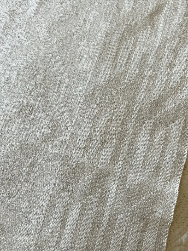 52x78亚麻混纺桌布? 轻卡其色漂亮设计厚手织?? — 第 3/4 张图片