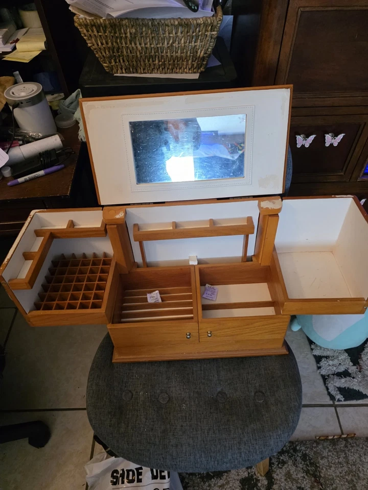 美丽的 Lori Greiner 豪华木制化妆品/化妆盒/珠宝收纳盒。 — 第 3/4 张图片