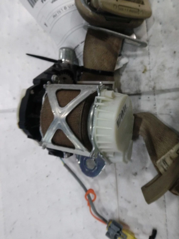 2010 GMC Yukon Gold Seat Belt OEM 19256126 4DR 226K Miles Used - Image 4 of 4