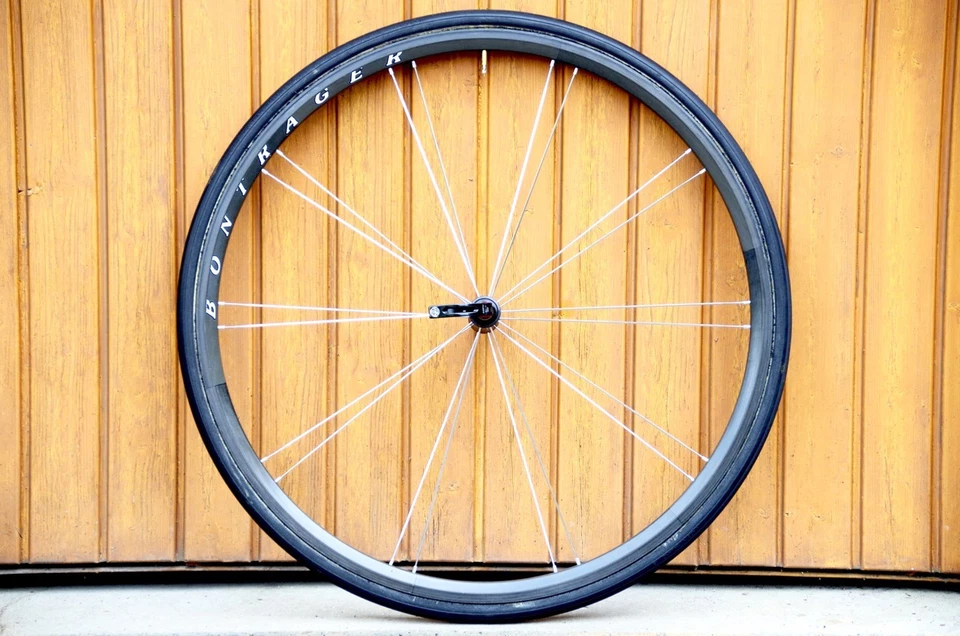 Trek OCLV Bontrager 28" XXX Lite Carbon LRS 566g 715g Tubular Wheelset - Bild 4 von 4