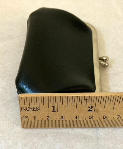 VINTAGE SMALL BLACK COIN PURSE 3" x 2" (kiss lock closure) - Picture 6 of 6