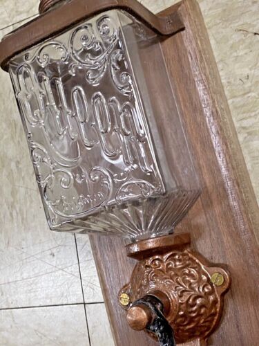 Vintage Brighton Queen Glass Body Coffee Grinder - Picture 2 of 8
