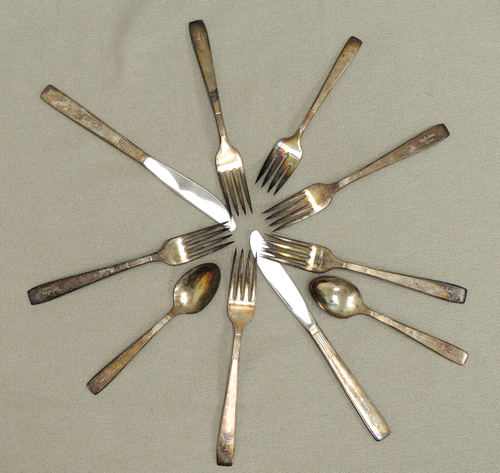 VTG Holiday Inn ONEIDA Hotel Plate 10 pcs Dinnerware Flatware Forks Spoons Knive - Picture 2 of 17