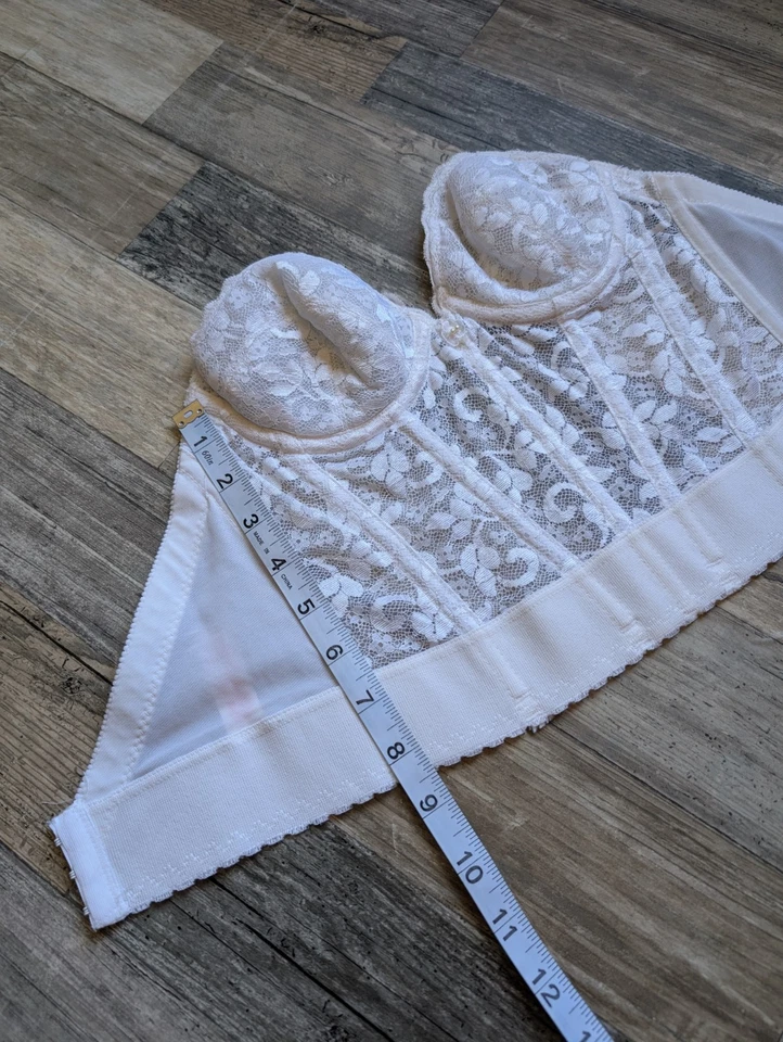 Frederick's of Hollywood white lightly lined underwire bra corset 34A EUC - Image 3 of 4