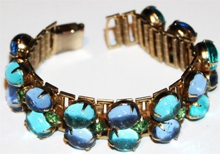 Beautiful flawless vintage goldtone glass beaded clasp Bracelet Lot#41