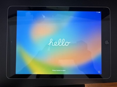 Apple iPad 5th Generation MP2F2LL/A | 9.7'' | 32GB | Wi-Fi Only | Space Gray
