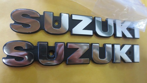 Suzuki GS750 GS750E GS400 GS425 GS550 nos tank badge set 1977-79 68111-45000