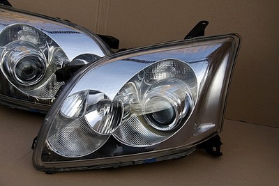 03-06 Scheinwerfer rechts Toyota Avensis T25 Bj