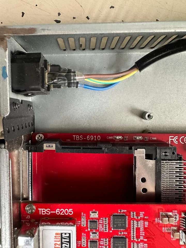 TBS TBS2951 MOI Pro AMD Streaming Server with 4x TBS6904 DVB S2 Tuner Card - Image 4 of 4