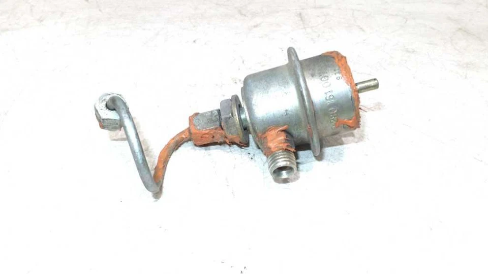 Regulador de presión de combustible 72-80 Mercedes Benz R107 450SL 4,5 L OEM   Foto 2 de 4