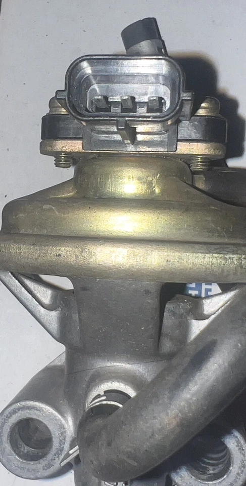 VÁLVULA MAZDA 323 EGR USADA. Original OEM. K5T710. ¡¡Envío gratis!!! Foto 3 de 4