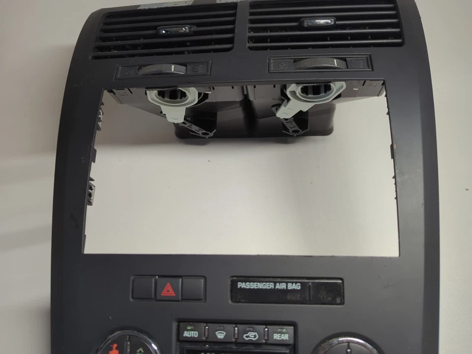 07-10 Saturn Outlook Unidad de panel de control climático aire acondicionado calefacción ventilación 20778546 bisel Foto 4 de 4