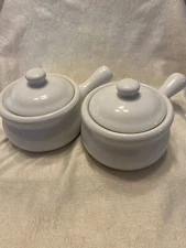 HIC Harold Import Co. set 2 French Onion soup chili bowls Crocks w lids handles