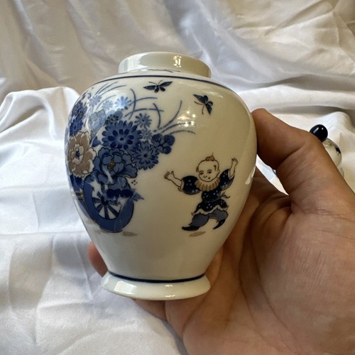 Japoński porcelanowy słoik imbirowy urna kwiatowy niebieski biały 6" wysokości + drewniana podstawa vintage - Zdjęcie 7 z 8
