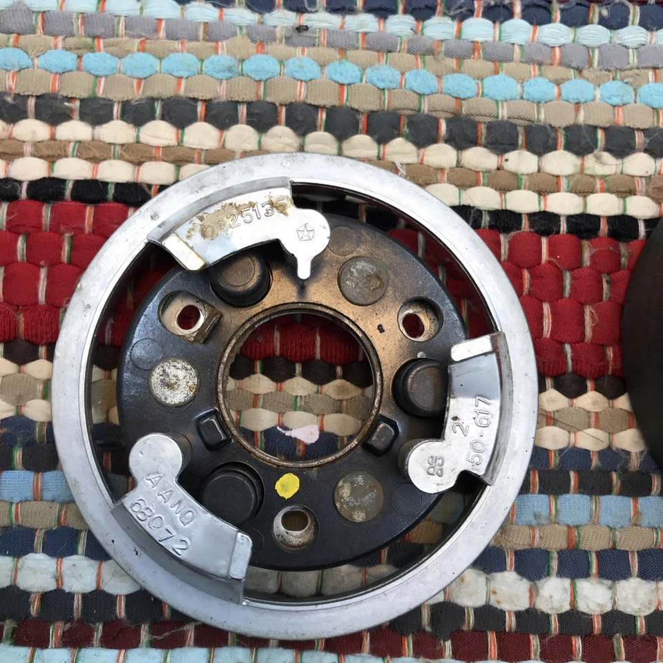 1968 1969 PLYMOUTH BARRACUDA CUDA A CARROCERÍA MADERA MOPAR RUEDA DEPORTIVA BOCINA BOTÓN PARTE Foto 4 de 4