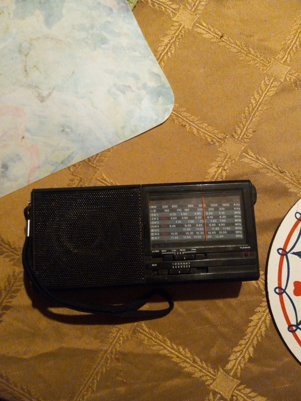 Vintage  Receiver Radio 10 Band World Wide FM Japan (Parts Only Needs Work