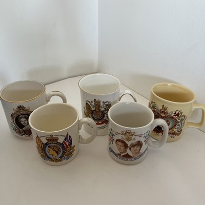 5 Sammlerstücke Royal Family Vintage Tassen verschiedene Hersteller