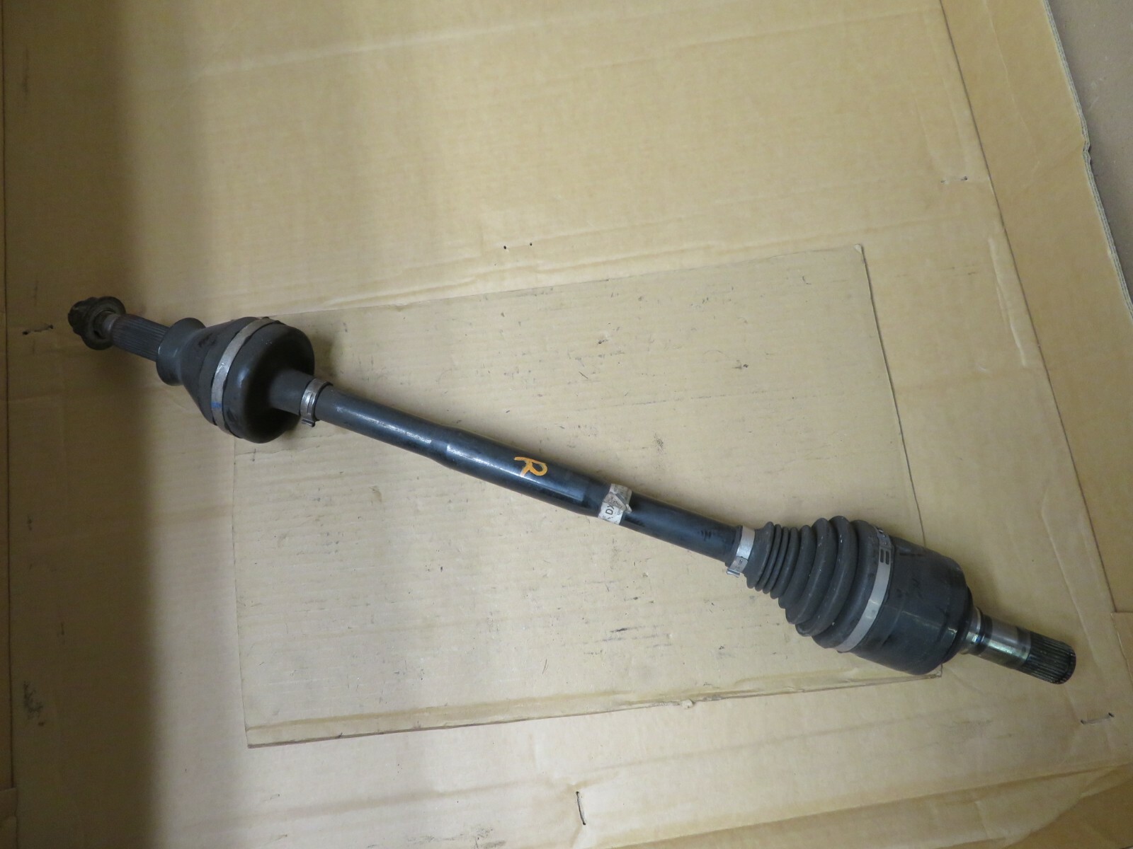 2014-2017 MASERATI GHIBLI SQ4 REAR PASSENGER SIDE AXLE SHAFT CV U JOINT OEM