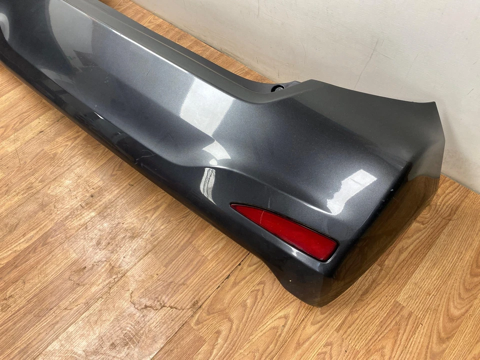 Conjunto de parachoques trasero gris para Toyota Yaris 12-19 = 1G3 L modelo 4 puertas escotilla rayada Foto 3 de 4