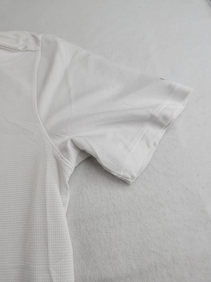 Camisa polo ilegal de poliéster blanca grande de Street Wear para hombre Foto 3 de 4