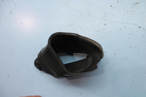 1103 09-11 YAMAHA YZF R1 BOTA DELANTERA GOMA CONDUCTO DE AIRE DE ADMISIÓN - Imagen 4 de 5