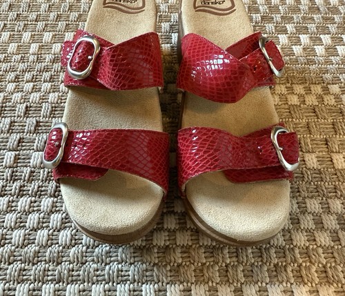 Nuevas sandalias DANSKO Sophie 39 EE. UU. 8,5 - 9 de cuero con estampado de serpiente roja con dos correas deslizables - Imagen 3 de 8