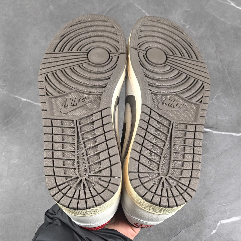 Jordan 1 Retro Low OG SP Travis Scott Reverse Mocha 2022 Men's Basketball Shoes - Image 3 of 4