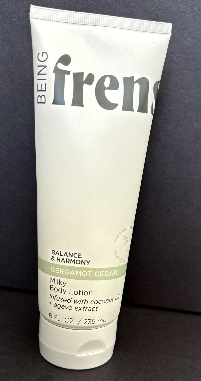 Loción corporal hidratante Being Frenshe Balance & Harmony bergamota cedro 8 fl oz