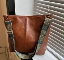 Vintage Style Hobo Bag Vegan Leather Crossbody Boho Bag Purse w/ Removable Strap