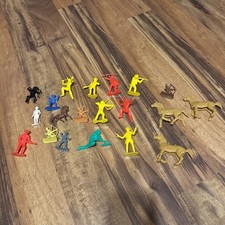 Cowboys Indians Lot of 20 Western Plastic Figures Fence Toys Vintage
