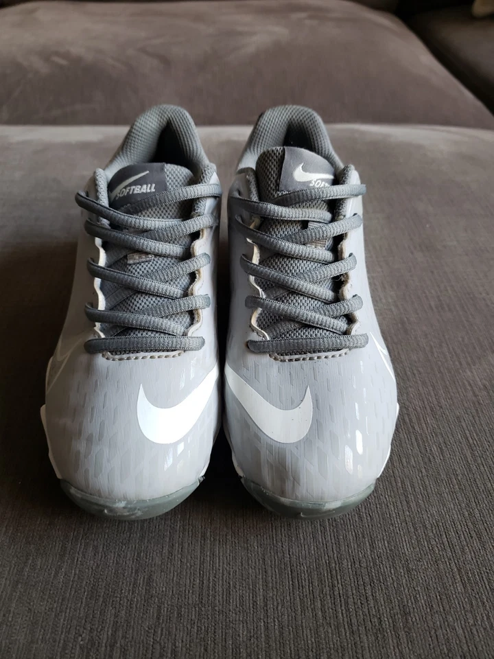 Size 2Y - Nike Hyperdiamond Girls Youth Softball Cleats Wolf Grey - EXCELLENT! - Image 3 of 4