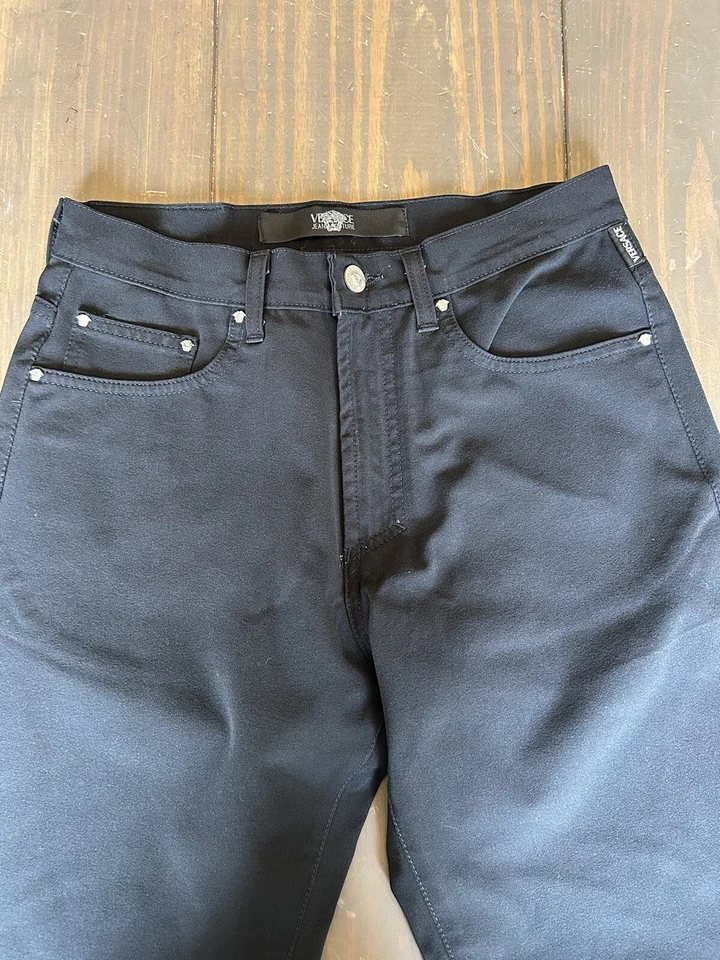 Pantalones de mezclilla VERSACE de alta costura vintage de nailon negros para mujer talla 28 hechos en Italia Foto 3 de 4