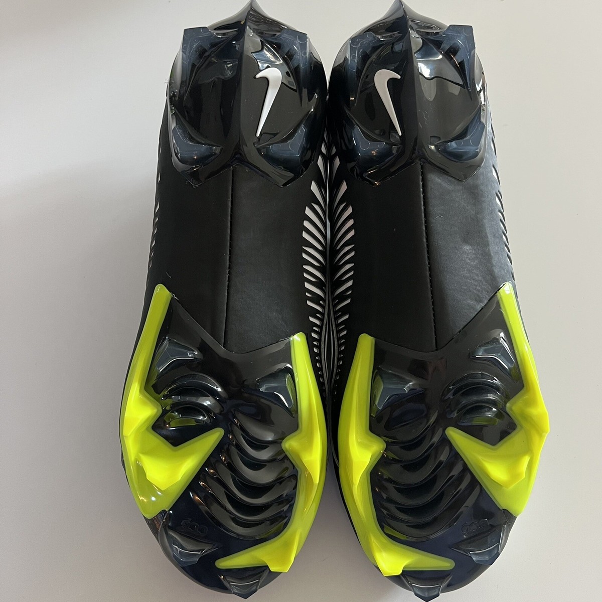 Nike Vapor Football Cleats Mens 6.5 Black Volt Fits Youth 6.5 Womens 7.5 Nike Vapor Edge 360 Untouchable Flyknit Football Cleats  main image 2