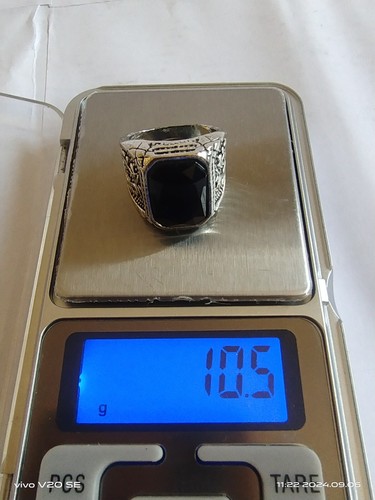 Accessory ring made of stainless nickel, with a black crystal stone, size 8. - Picture 4 of 7